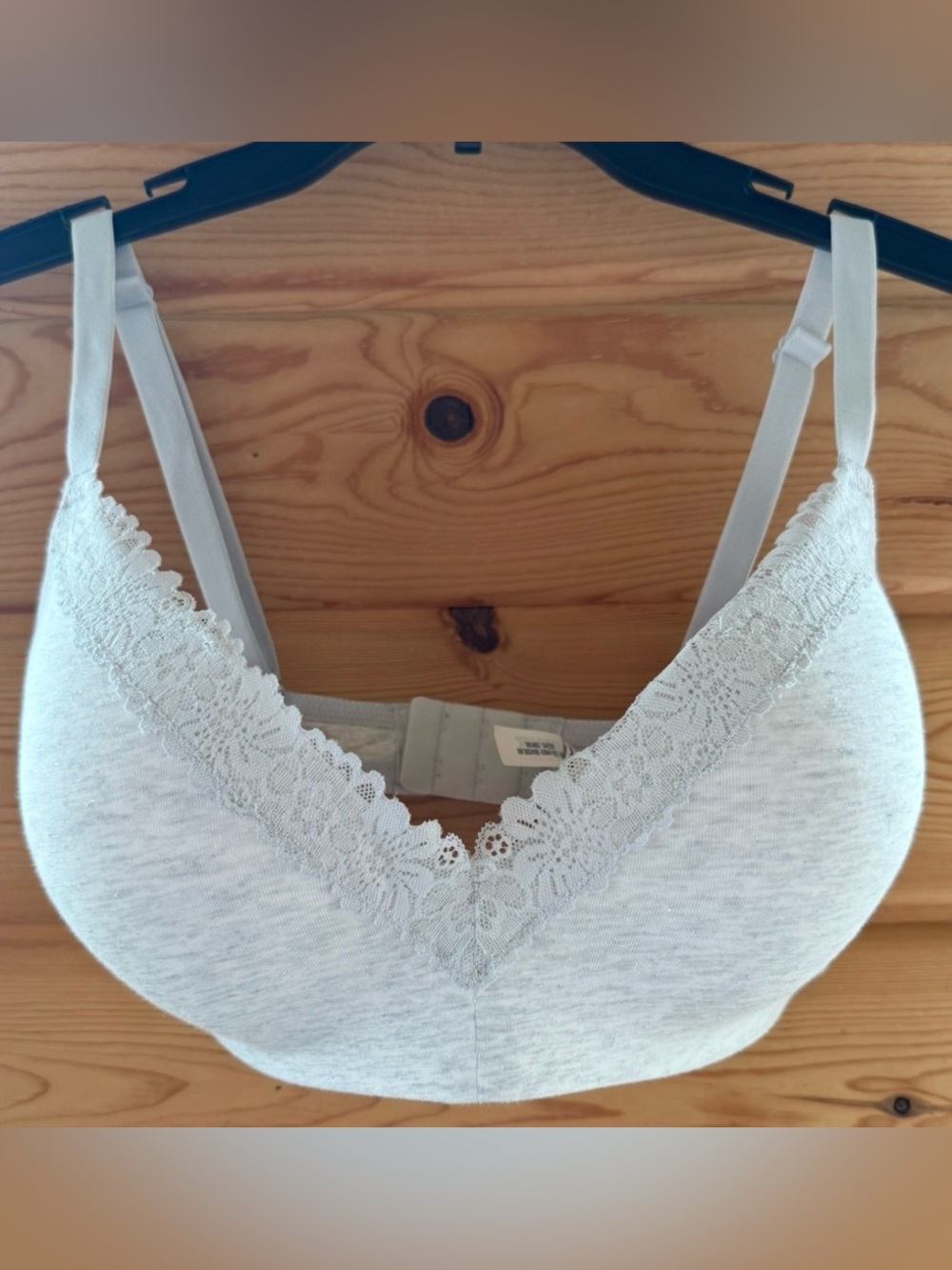 PINK Victoria's Secret Light Gray Lace Trim Wireless Bra 36 DD